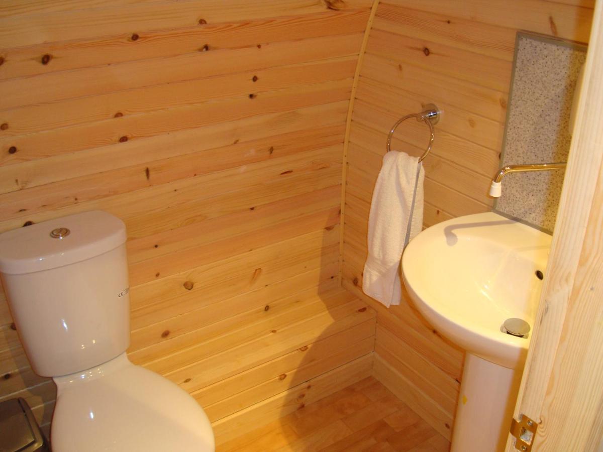 Glamping Hut - By The Way Campsite Tyndrum Exteriör bild